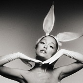 「アリアナ・グランデ『デンジャラス・ウーマン』10周年ALリリース、未配信曲「Knew Better Part Two」収録」1枚目/1