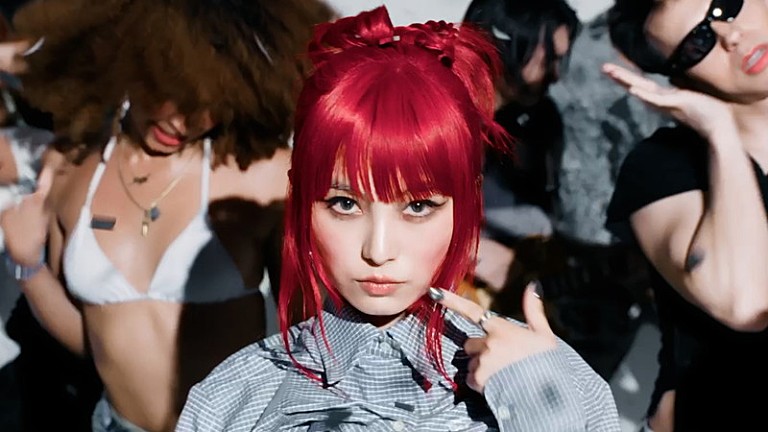 a子「a子、ニューアルバム収録曲「Earl Gray」MVでダンス」