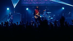 NEE「NEE、Zepp DiverCity公演より「マニック」ライブ映像を公開」
