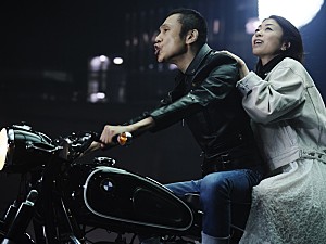 宇多田ヒカル「宇多田ヒカル「パッパパラダイス」新バージョン、甲本ヒロトをフィーチャリング」