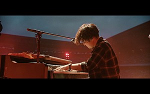 Official髭男dism「Official髭男dism、日産スタジアム公演より「Pretender」ライブ映像を公開」