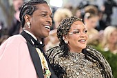「リアーナ＆エイサップ・ロッキー、第2子＆第3子出産時にお互い冗談を言い合っていたと明かす」1枚目/1