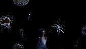 「にしな、映画『モブ子の恋』主題歌「クローバー」MVは“時間の流れ”をモチーフに制作」1枚目/3