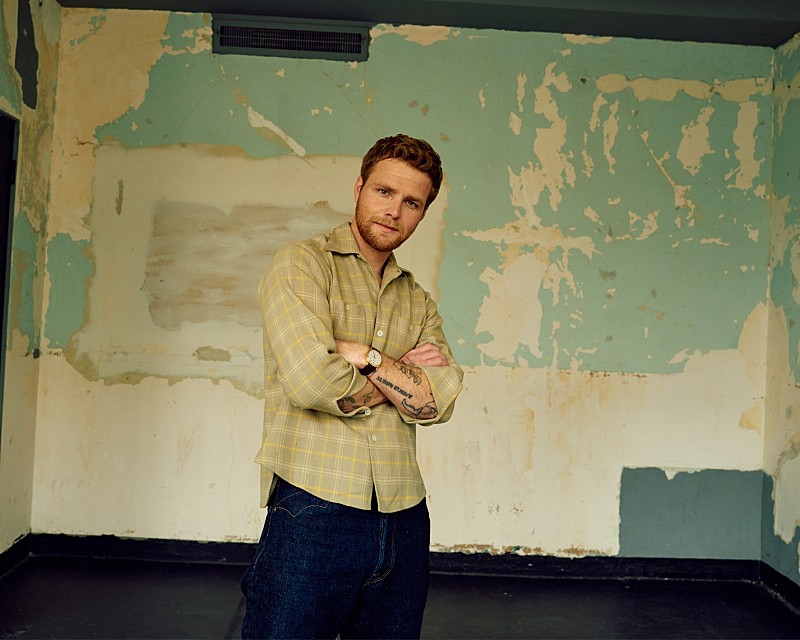「アレックス・ウォーレン、新曲「PASSENGER」で愛する人と未来へ進んでいく決意を描く」1枚目/2