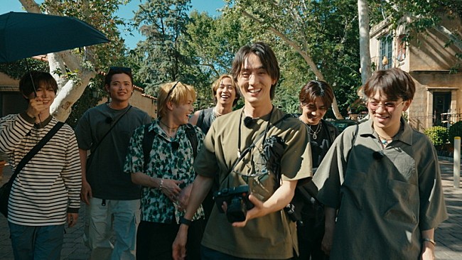 「Travis Japanのトラベルドキュメンタリー、特別な夏休みのフィナーレを告げる予告映像が公開」1枚目/3