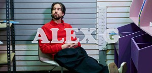 ＜コラム＞2026年には来日も決定、希望の光が目の前に広がっていくアレックス・G最新作『ヘッドライツ』