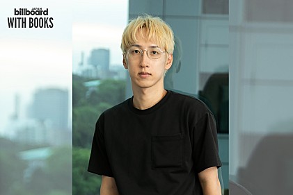 ＜インタビュー＞“今の時代、人を動かすものは何なのか”――『イン・ザ・メガチャーチ』を通じて朝井リョウが問う、人間にとっての推進力とは【WITH BOOKS】