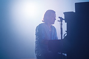 ＜インタビュー＞ジョン・キャロル・カービー、原点のピアノへ──新作とともに臨む約4年ぶりのビルボードライブ・ツアー